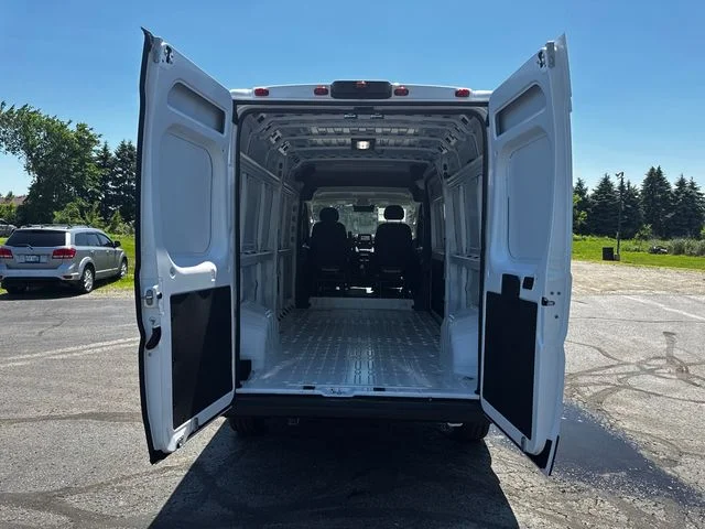 New 2026 Bright White Clear-Coat Exterior Paint RAM Tradesman image 17
