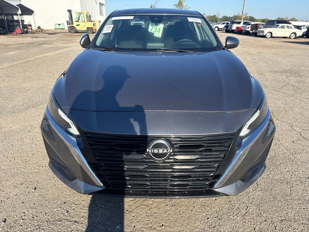 Used 2023 Gray Nissan 2.5 SV image 8