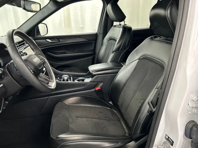 Used 2024 White Jeep Altitude X image 6