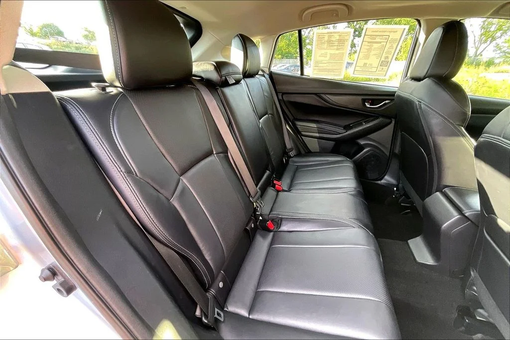 Used 2018 Silver Subaru 2.0i Limited image 27