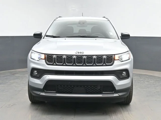 Used 2025 Silver Jeep Latitude image 2