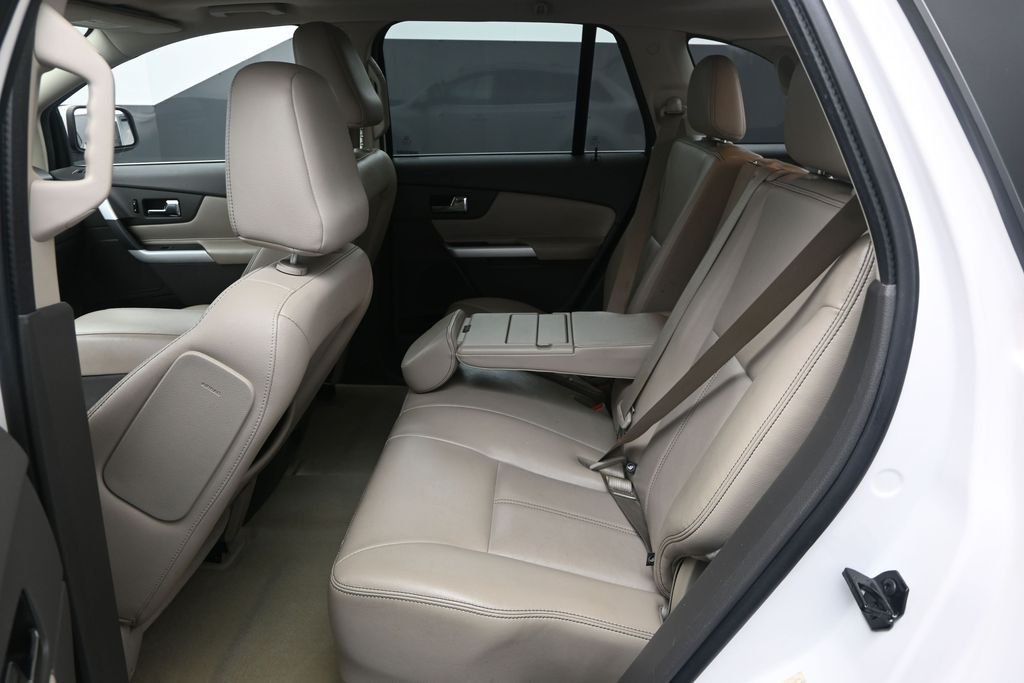 Used 2011 White Ford Limited image 12