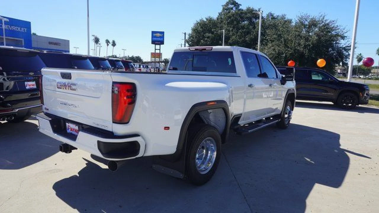 2026 GMC Sierra 3500HD Denali - Photo 7