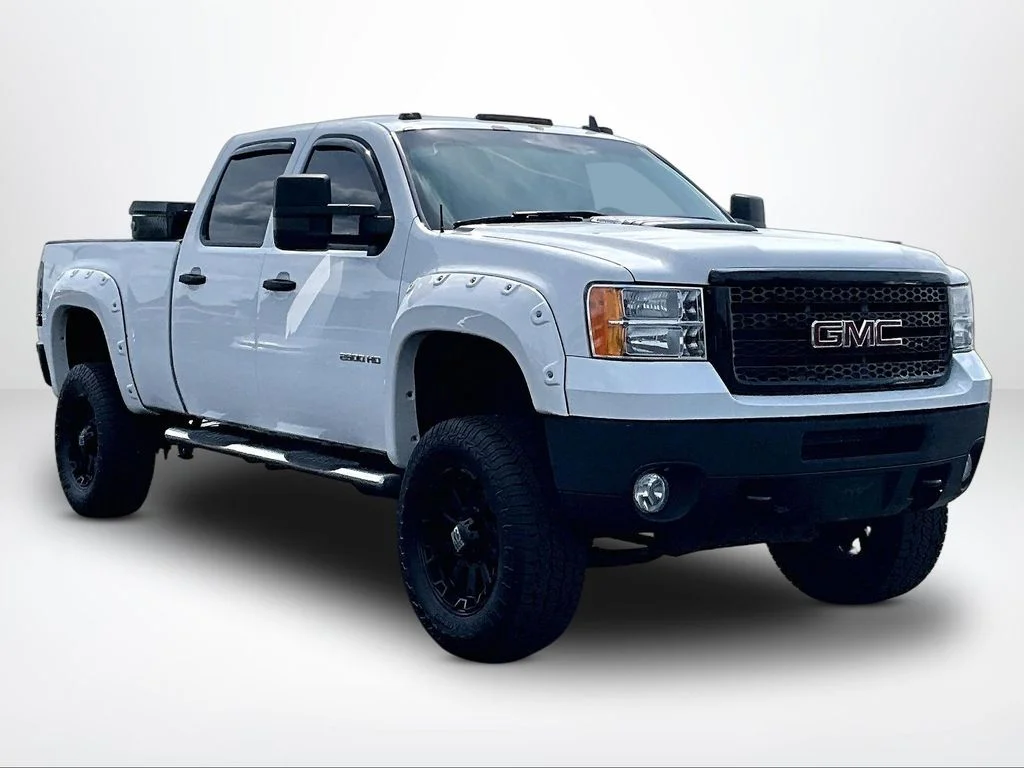 Used 2014 White GMC SLE image 11