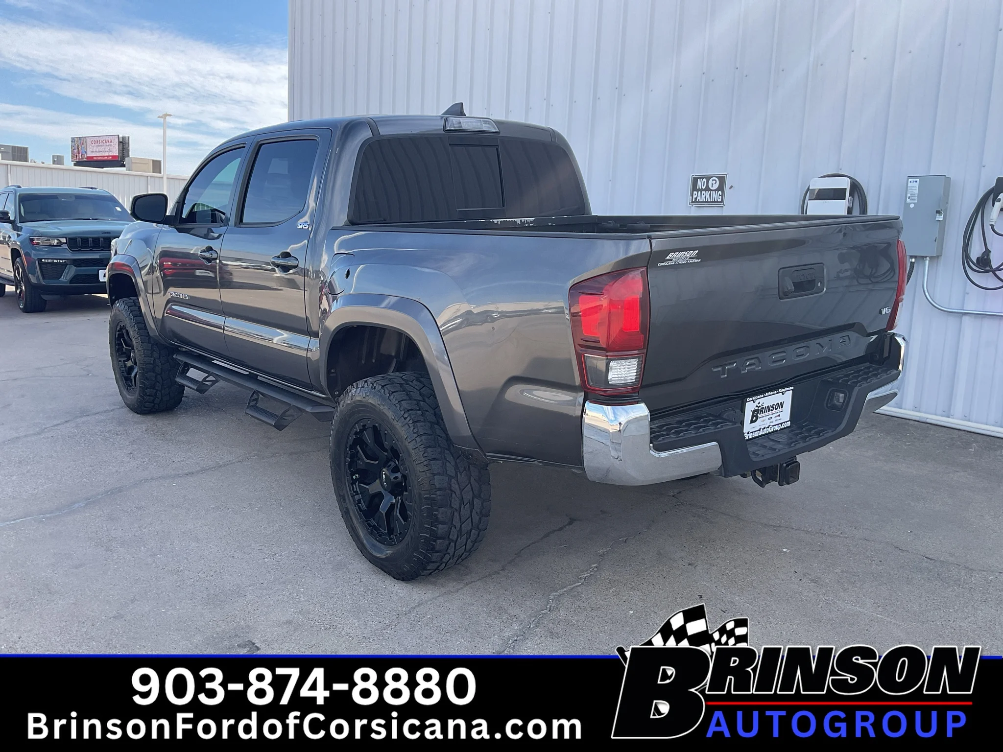 Used 2018 Magnetic Gray Metallic Toyota SR5 image 5