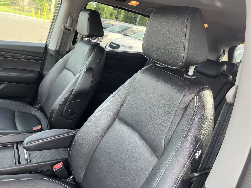 Used 2022 Black Honda EX-L image 11