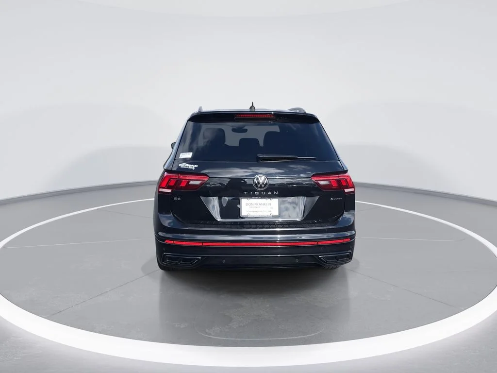 Used 2023 Black Volkswagen 2.0T SE R-Line Black image 7