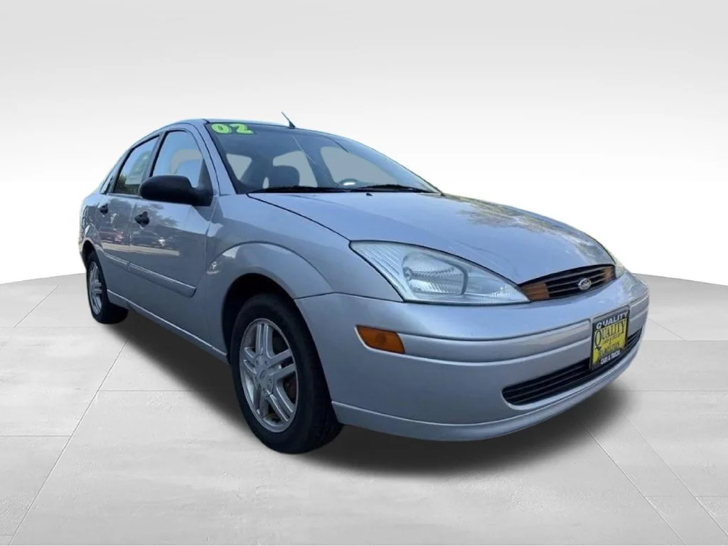 Used 2002 Silver Ford SE Base image 7