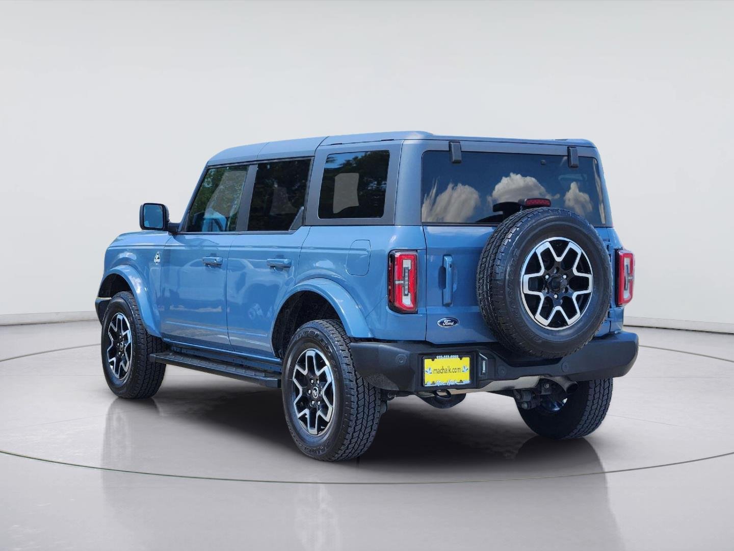 Used 2023 Azure Gray Metallic Tri-Coat Ford Outer Banks image 6