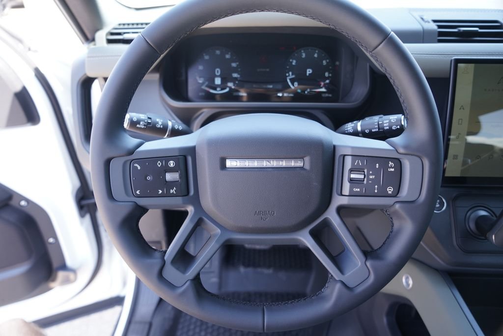 New 2026 Fuji White Land Rover S image 13