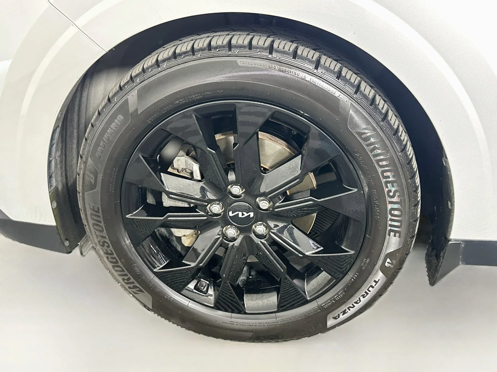 Used 2022 Ceramic Silver Kia SX Prestige image 33