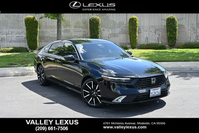 2023 Honda Accord Hybrid Touring's photo