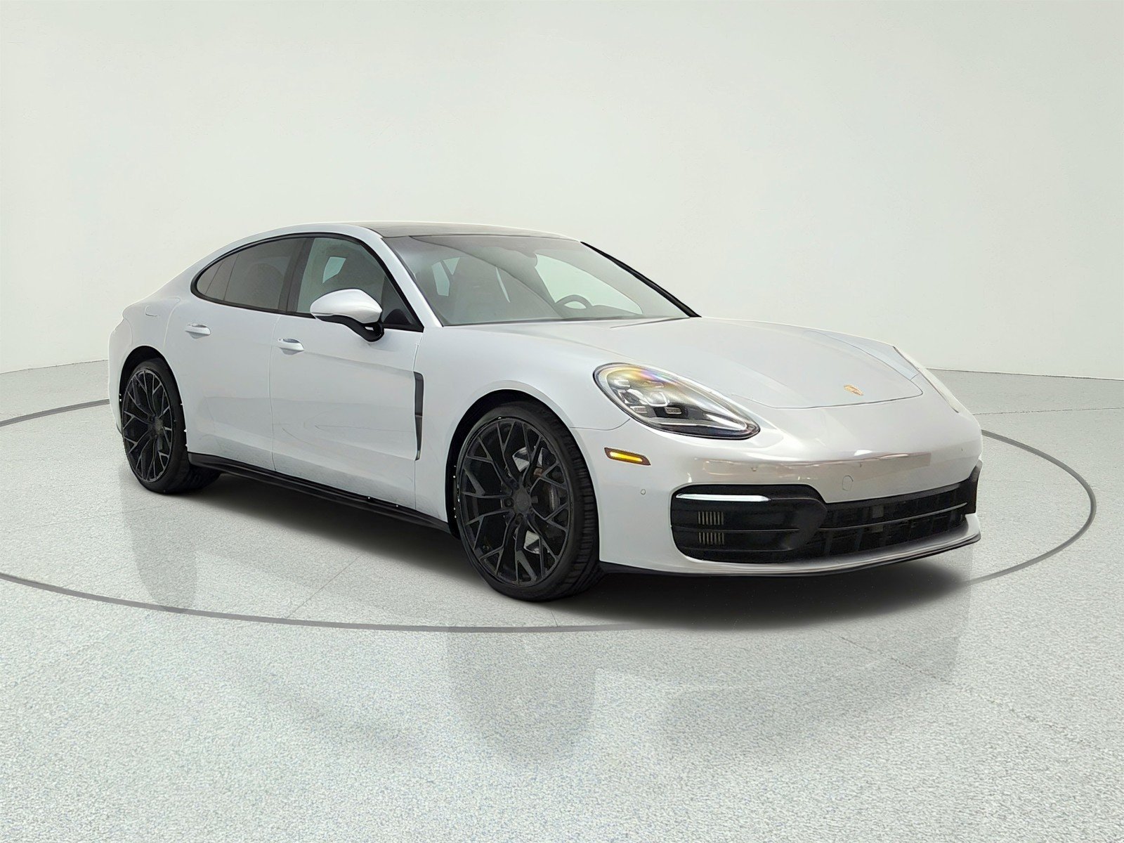 Used 2021 Dolomite Silver Metallic Porsche  image 3