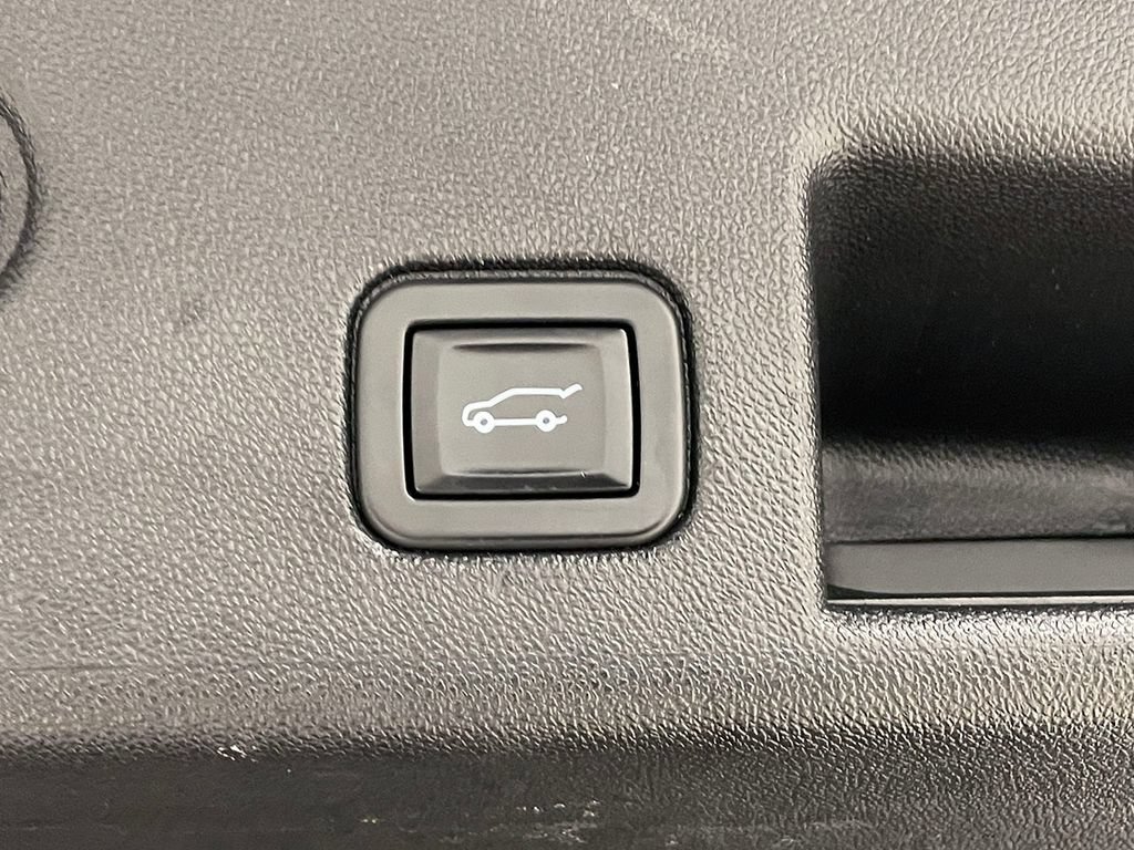 Used 2020 MOSAIC BLACK METALLIC Chevrolet LT image 13