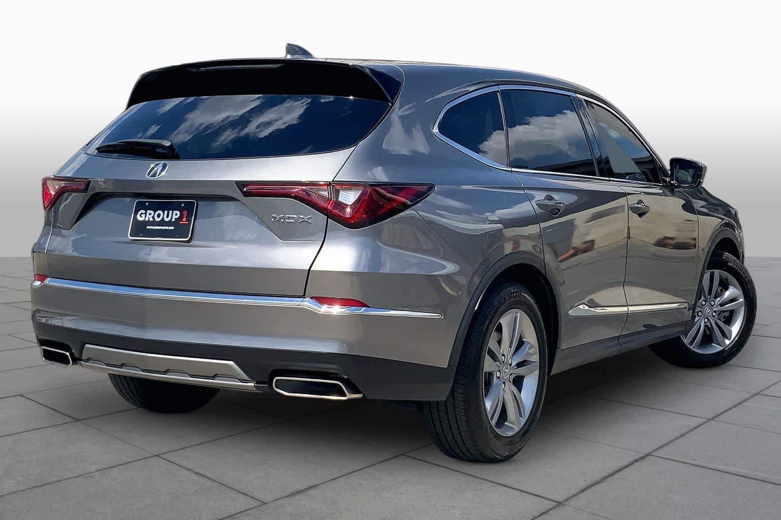Used 2025 Liquid Carbon Metallic Acura  image 13