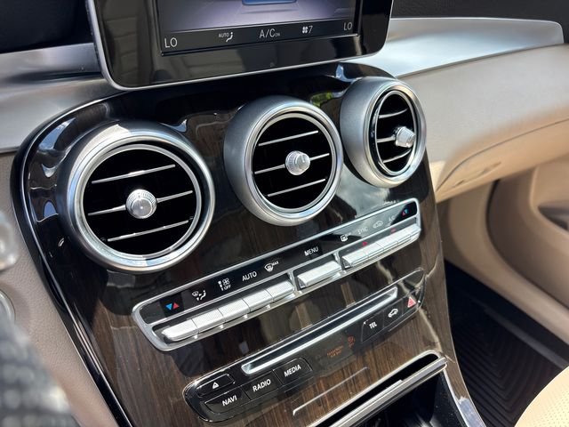 Used 2019  Mercedes-Benz GLC 300 image 24