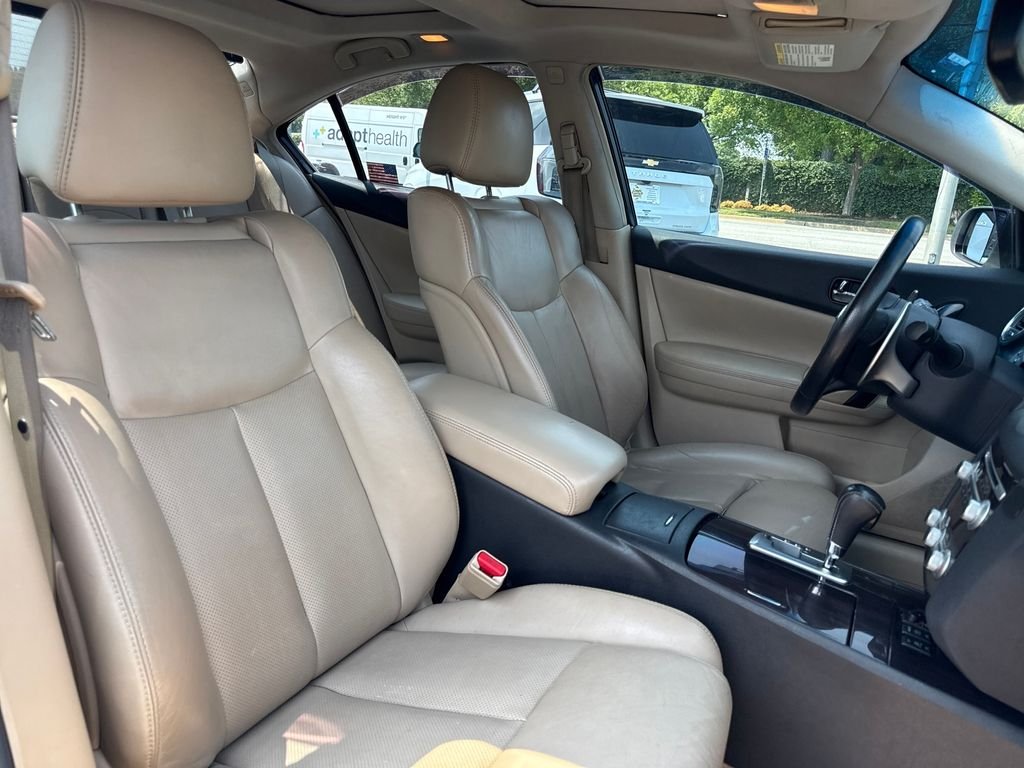 Used 2013 Pearl White Nissan 3.5 SV image 22