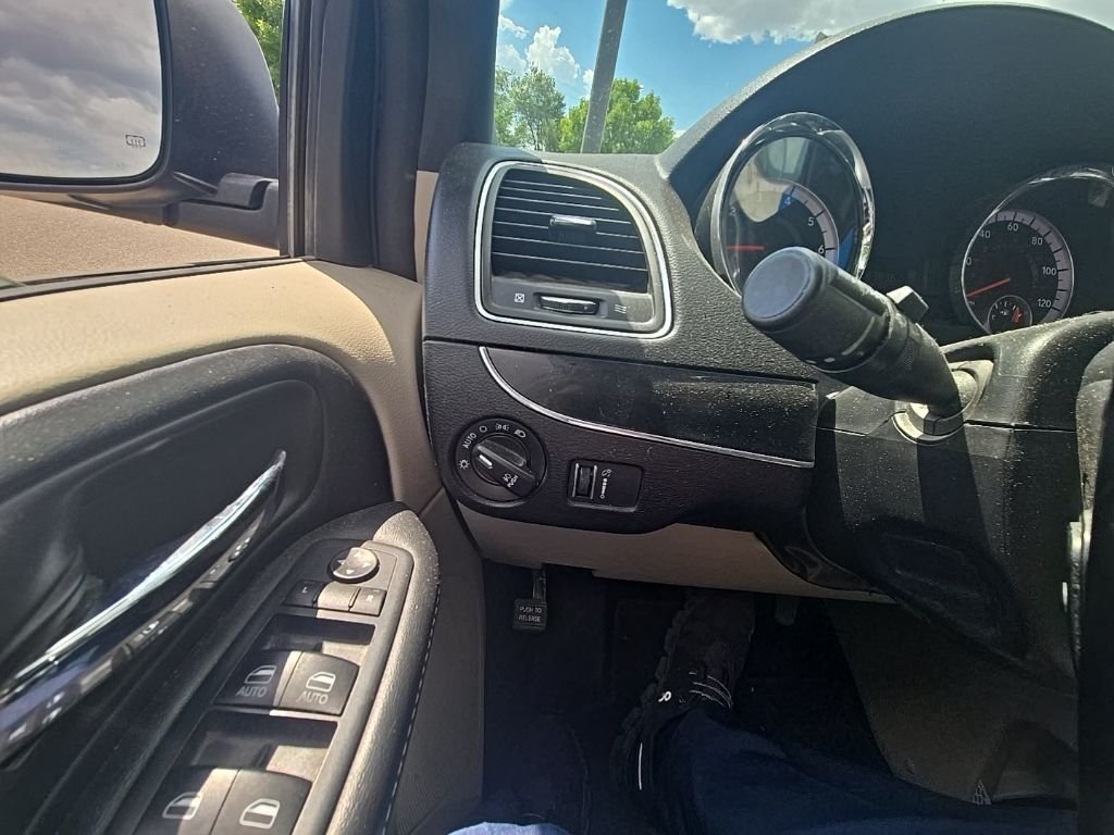 Used 2019 Silver Dodge SXT image 16