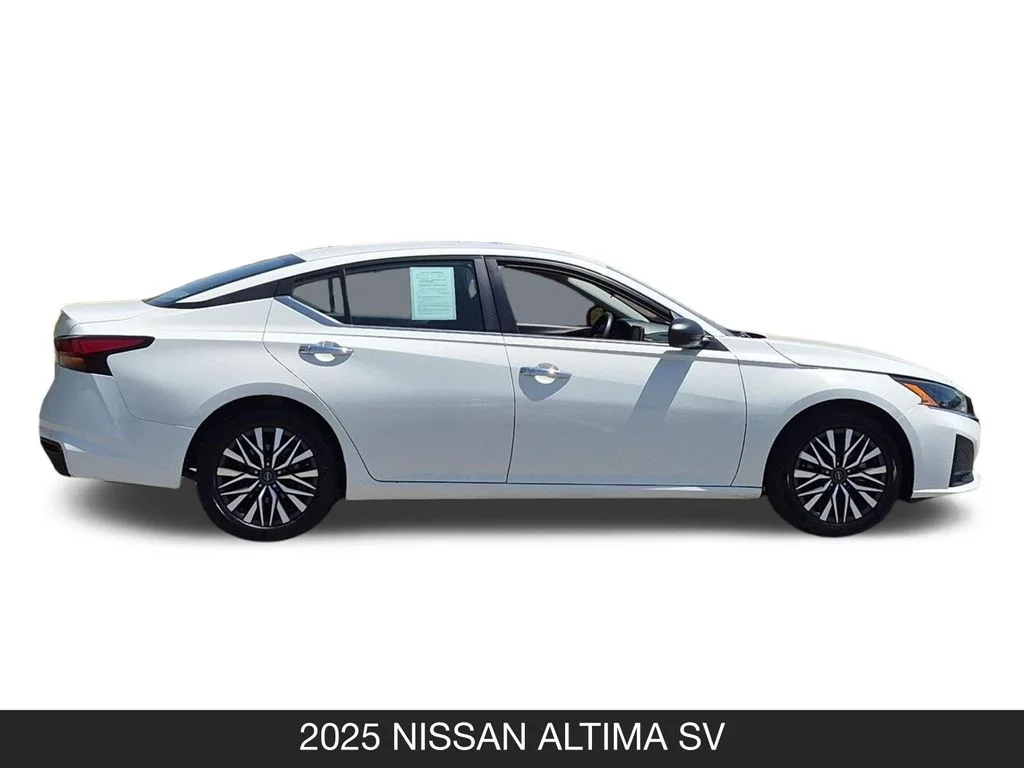 2025 Nissan Altima SV - Photo 6