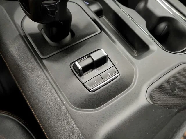 Used 2024 Sterling Metallic GMC AT4 image 28