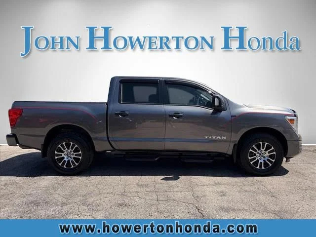 Used 2022 Gray Nissan SV image 3