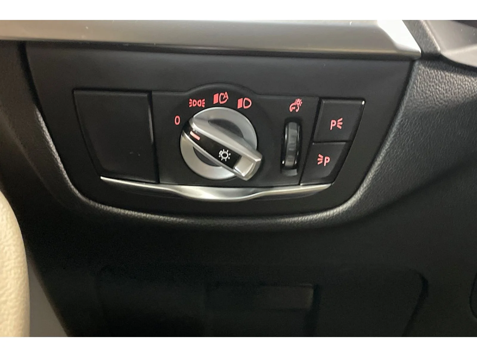 Used 2023 Dark Graphite Metallic BMW sDrive30i image 42