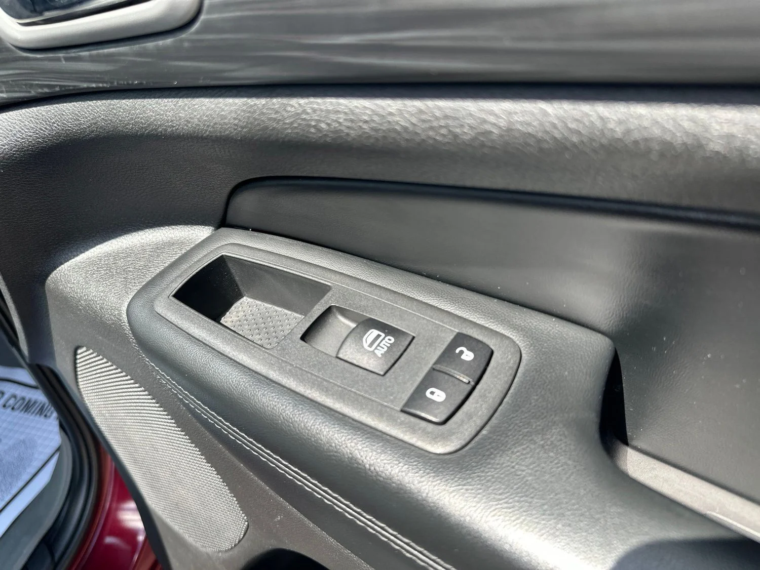 Used 2020 Red Jeep Altitude image 37