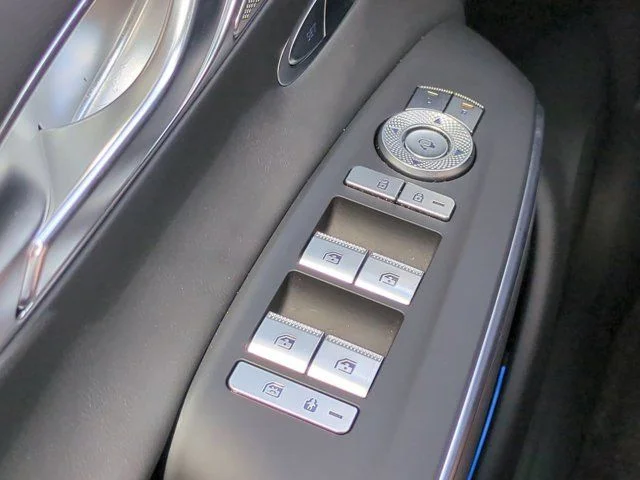 2025 GENESIS GV70 Standard - Photo 22