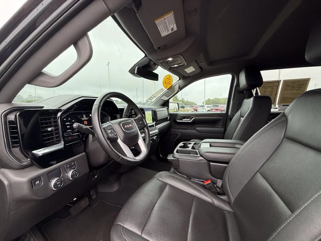 Used 2025 Silver GMC SLT image 20