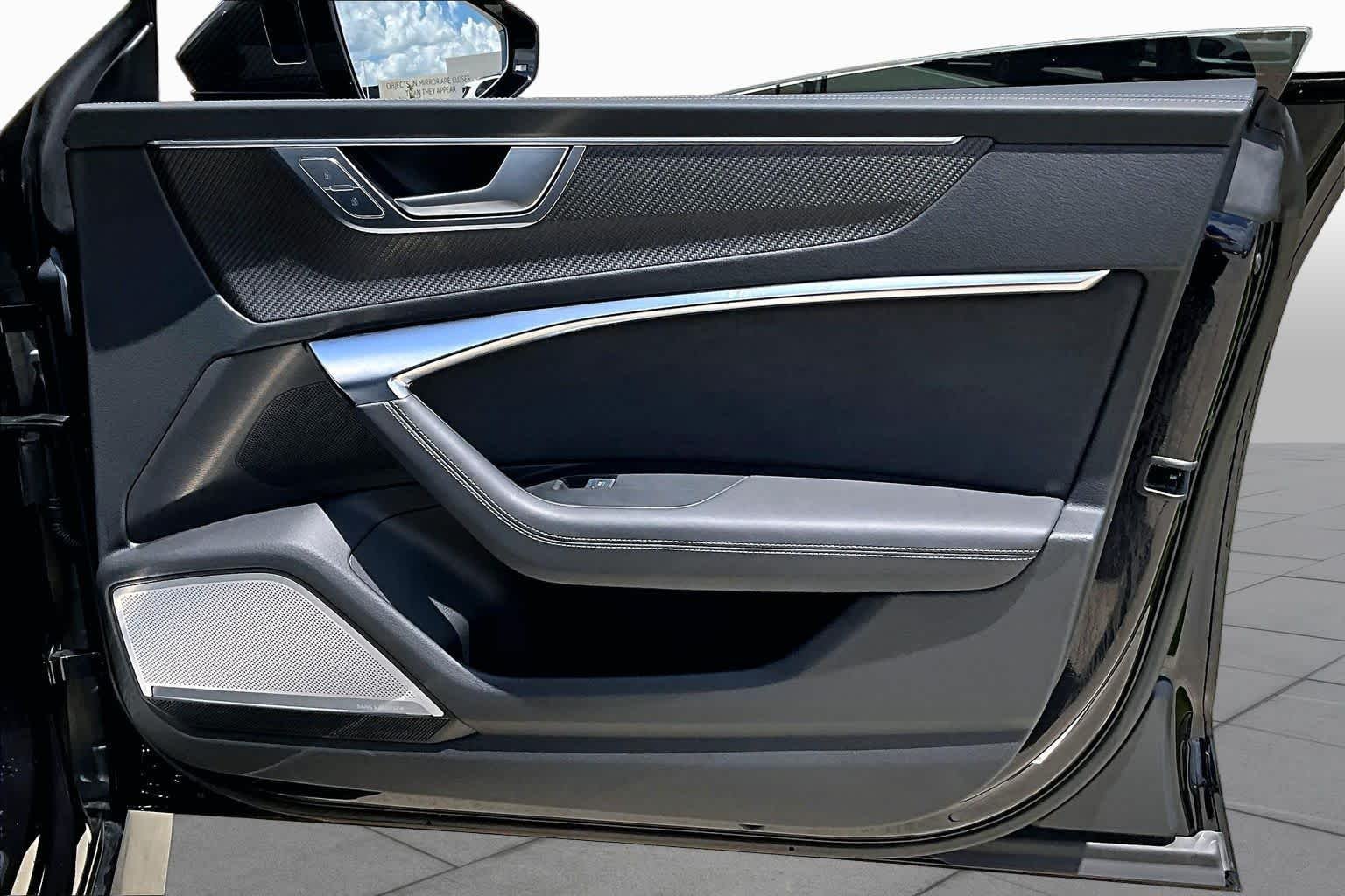 Used 2022 Sebring Black Crystal Effect Audi  image 26