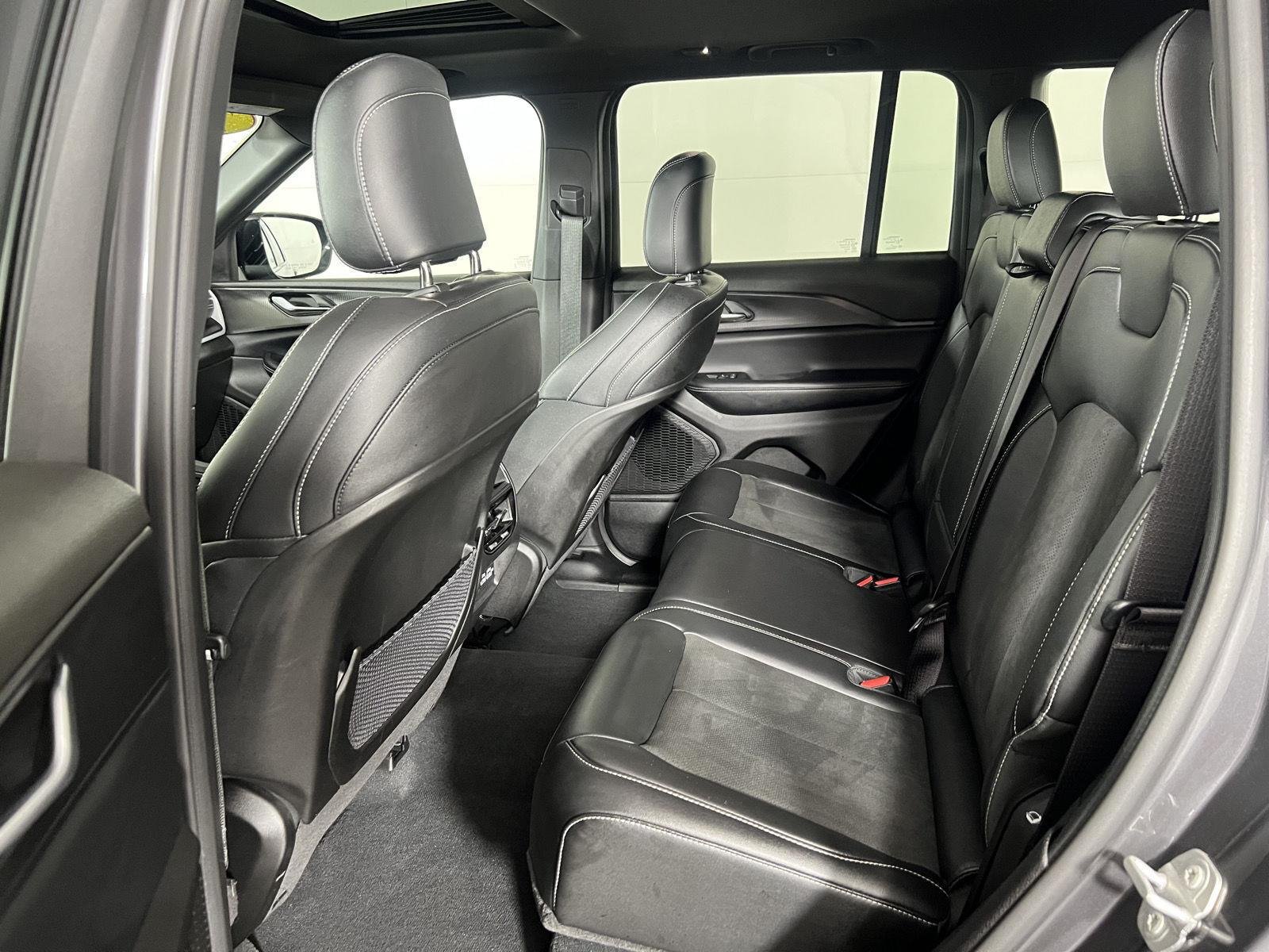 Used 2024 Baltic Gray Metallic Clearcoat Jeep Altitude image 14