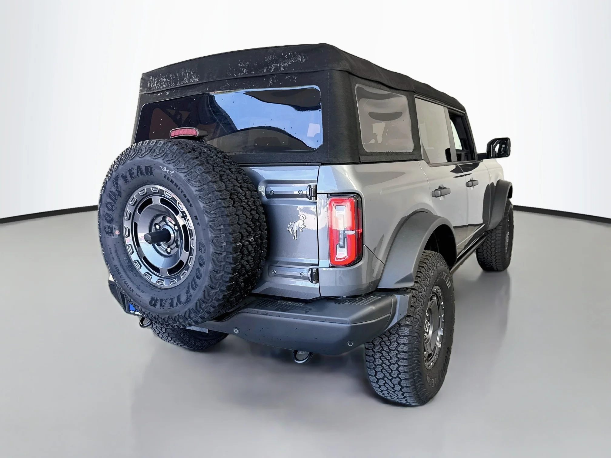 New 2025 Carbonized Gray Metallic Ford Badlands® image 7
