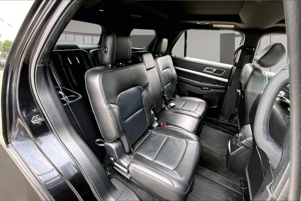 Used 2017 Black Ford XLT image 29