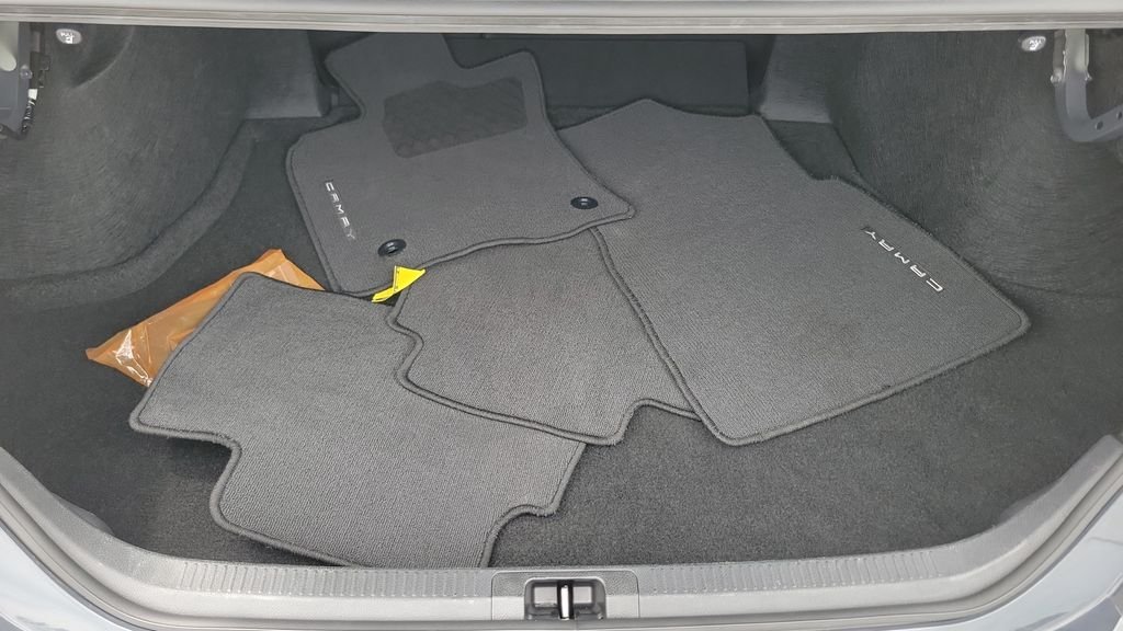 Certified Used 2025  Toyota SE image 9