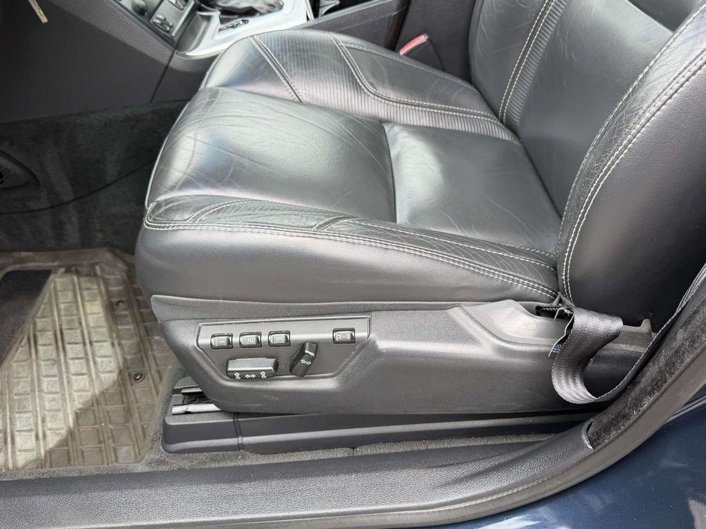 Used 2014 Blue Volvo 3.2 image 17