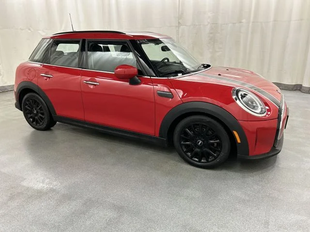 2023 MINI Hardtop Cooper's photo