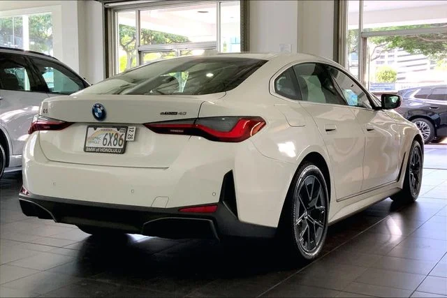 Used 2025 Alpine White BMW eDrive40 image 6