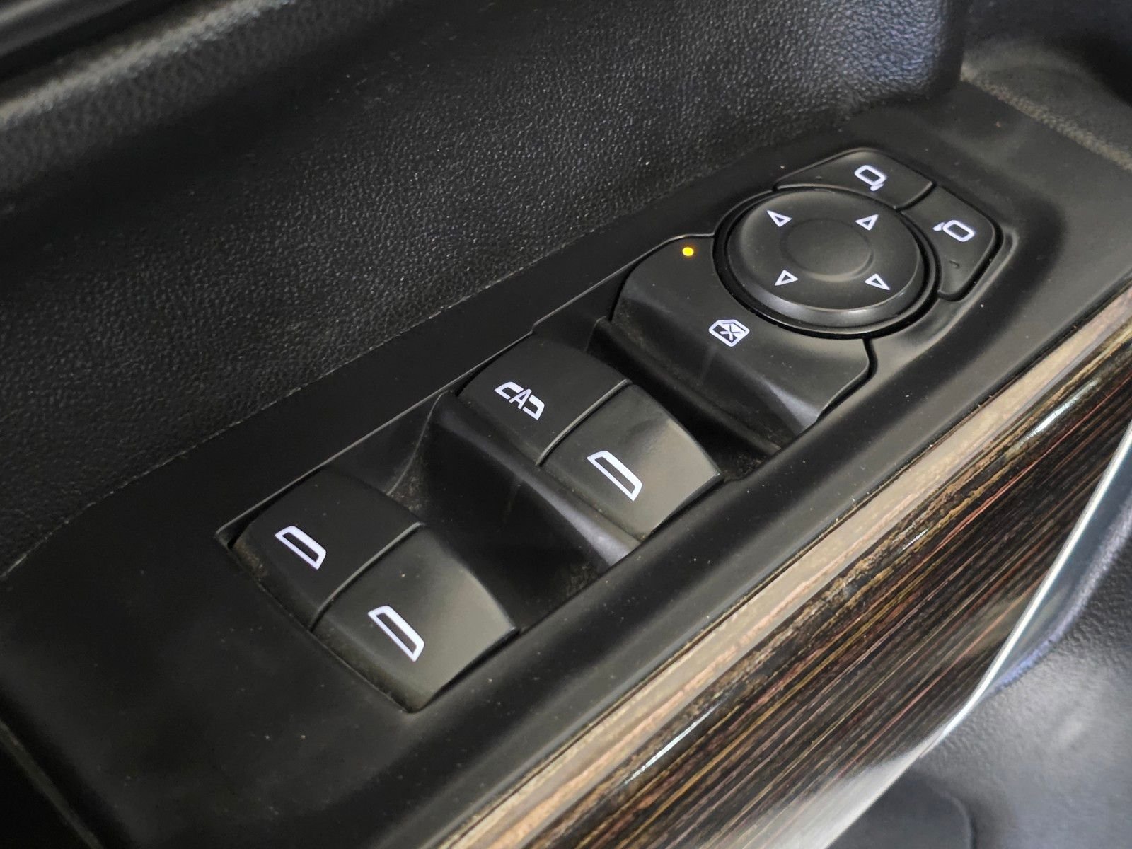 Used 2021 Summit White GMC Elevation image 24
