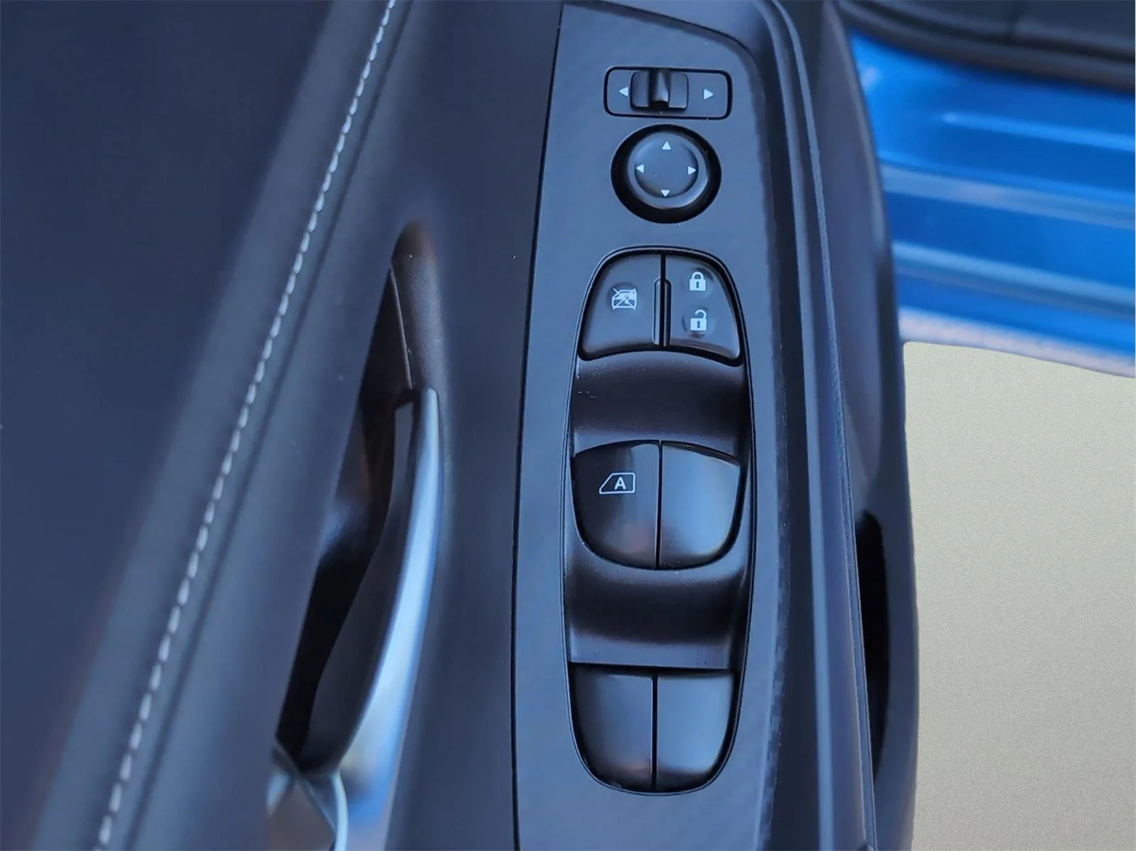 Used 2024 Electric Blue Metallic Nissan SV image 16