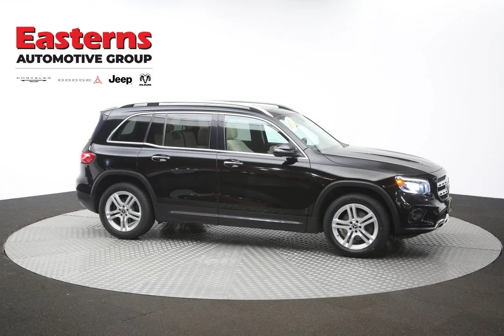 Used 2021 Black Mercedes-Benz GLB 250 image 43