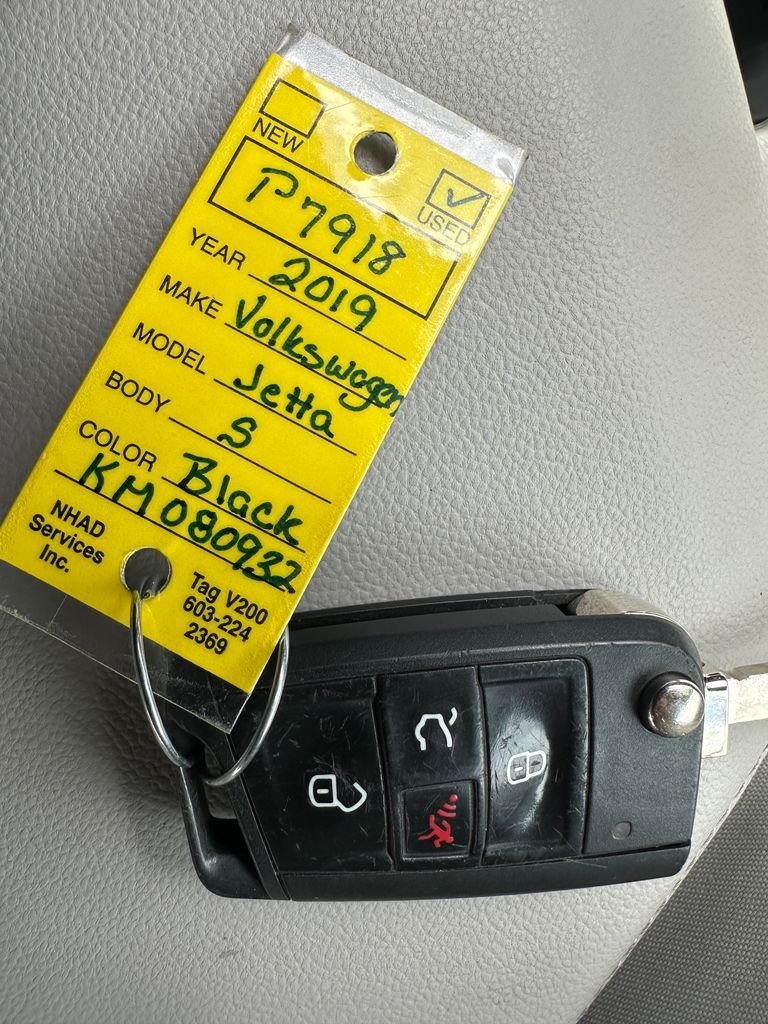 Used 2019 Black Volkswagen 1.4T S image 27