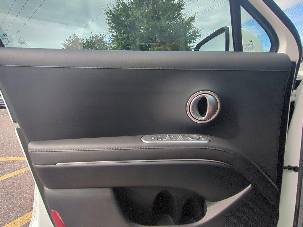 New 2027 White Hyundai Blue SEL 7P image 26