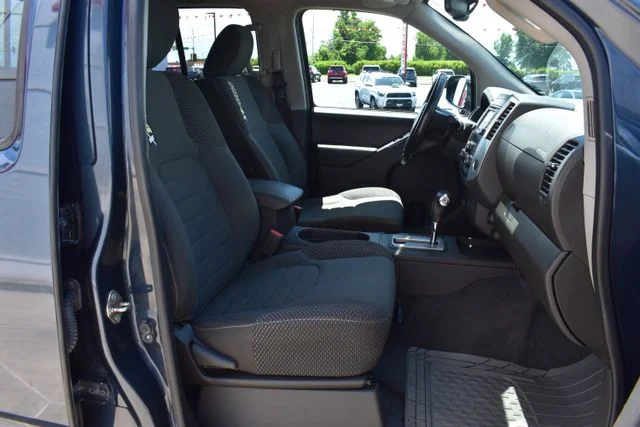 Used 2019 Blue Nissan PRO-4X image 19