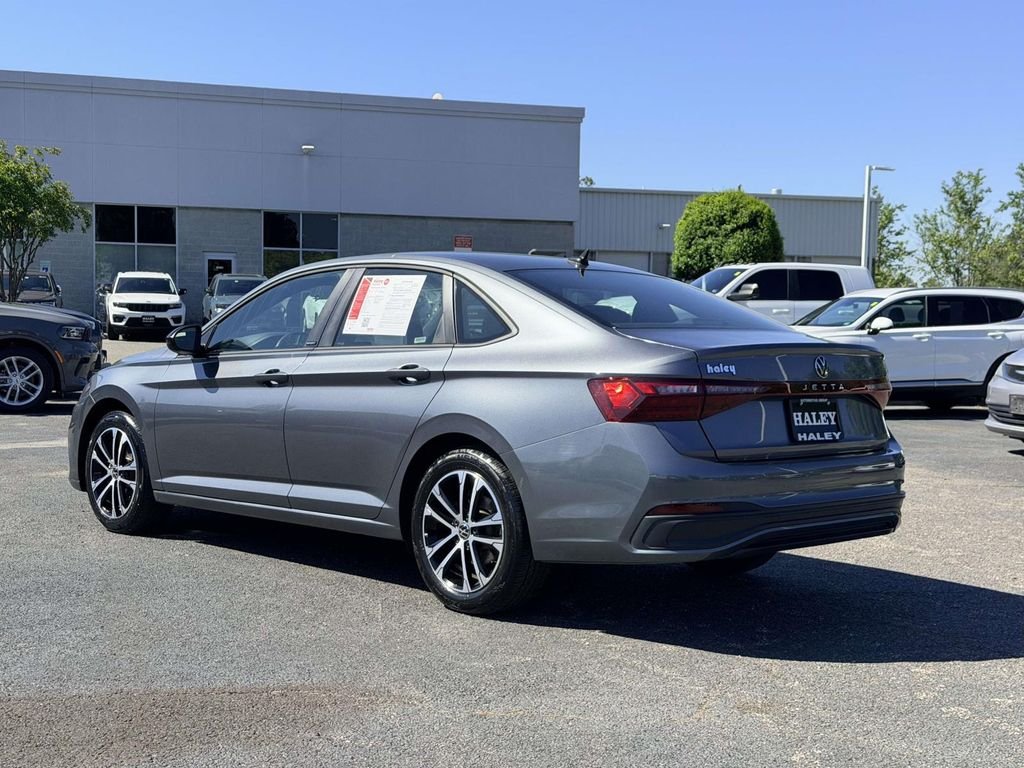 Used 2025 Gray Volkswagen 1.5T Sport image 4