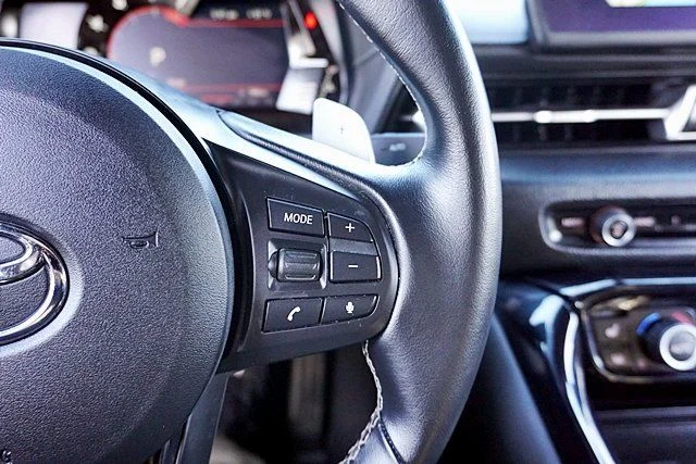 Used 2021 White Toyota 3.0 image 37
