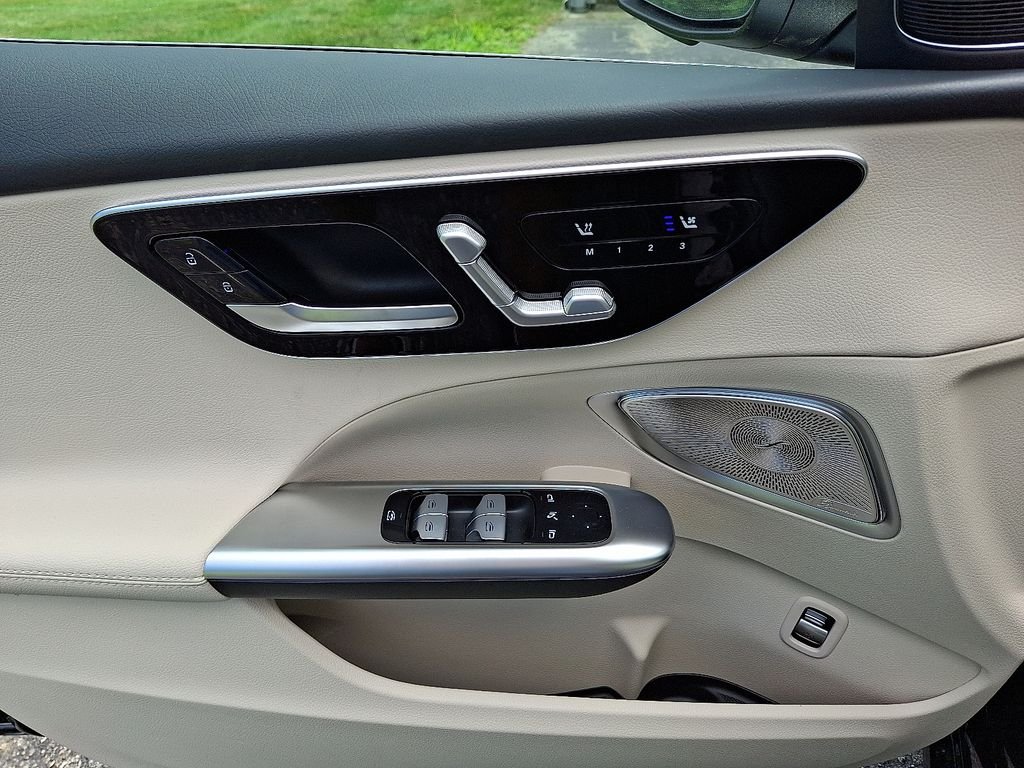 2025 Mercedes-Benz C-Class Sedan C 300 - Photo 9