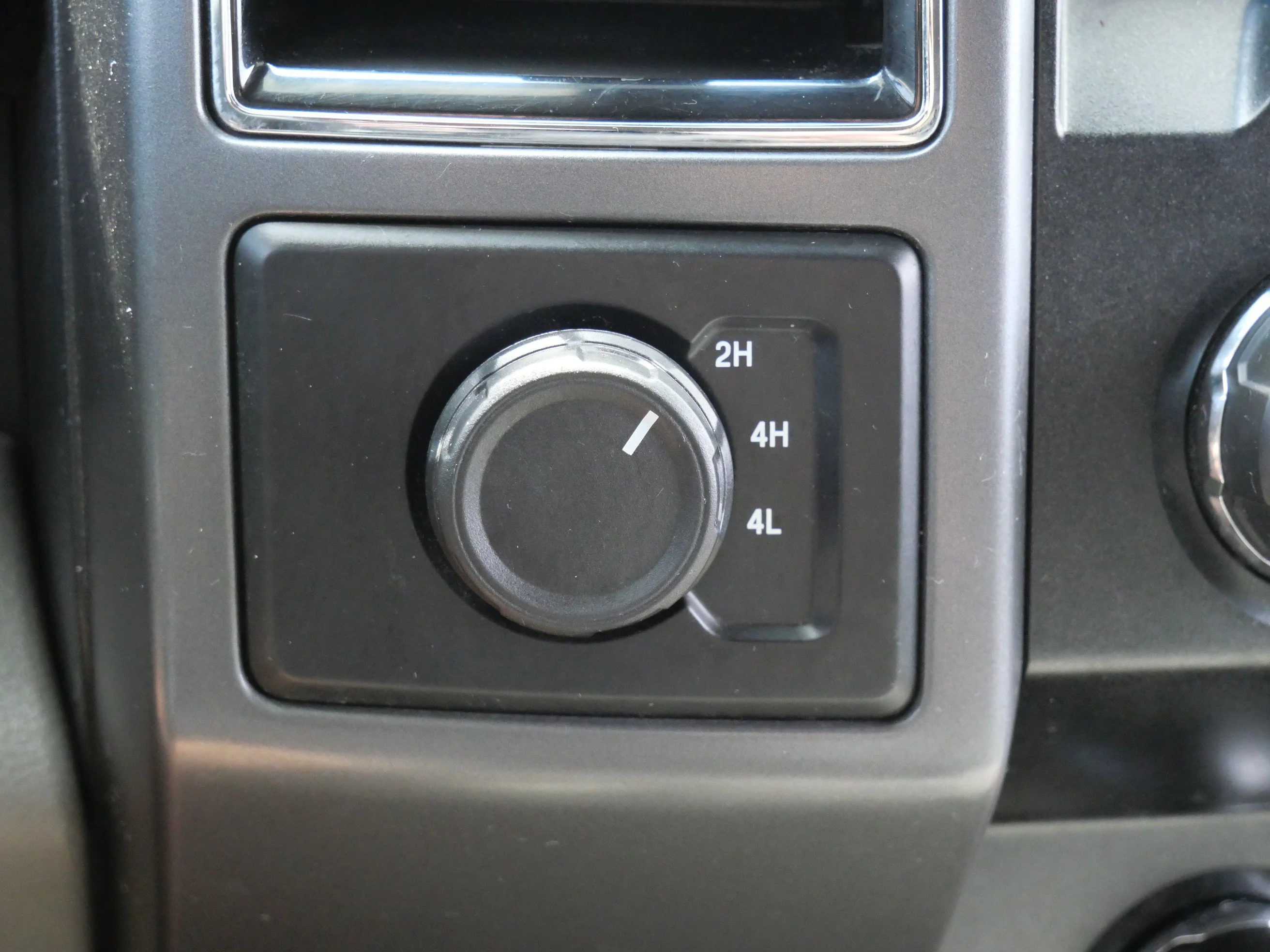 Used 2019 Magnetic Metallic Ford XLT 4WD SuperCab 6.5 Box image 19