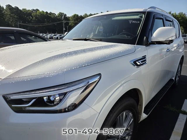 Used 2022 White INFINITI LUXE image 5