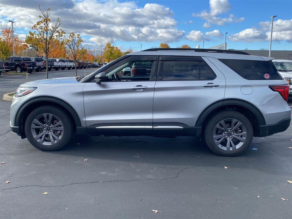 Used 2025 Iconic Silver Ford Active image 8