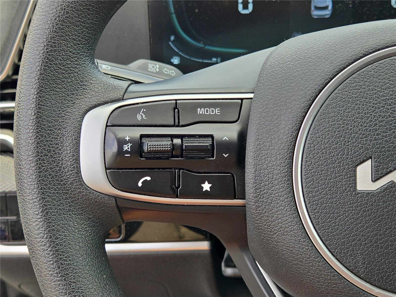 2025 Kia Sportage LX - Photo 23